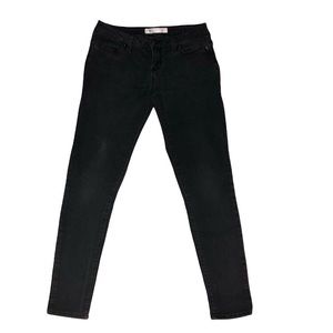 Junior’s Black Skinny Jeans